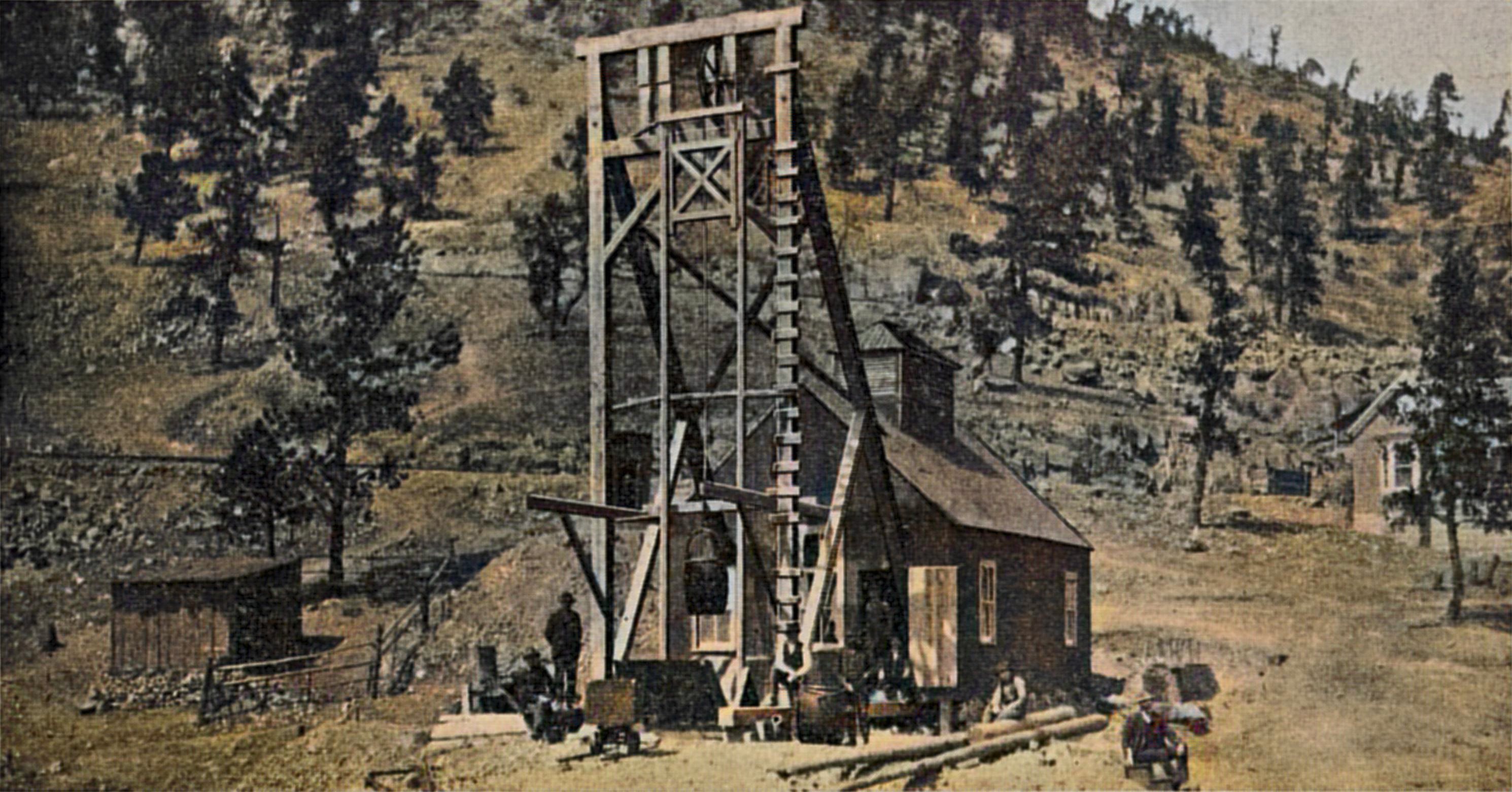 While the views in the prospectus that is the source was not the best in terms of quality, it still is one of the best views I have of one of the many shafts that graced the Golconda lode in its lifetime! Based on research it looks like this image can be from around late September 1899 till early October same year, as by end av third week of September 1899 the company leasing the Golconda had its new machinery and shaft house operational, and as people are posing on these views it sort of make sense to me that they can be from same timeframe, especially as the source prospect talks about 1899 as not ended yet.
   The background hill here is Squaw Mountain, west for the town of Victor, and there are two levels of railroad grade visible telling me that this is north of the mainline of the F. & C. C. railroad and that it is only Midland Terminal trackage seen here, the lower one, behind the headframe, being the spur down to the M. T. in Victor.
   I did procure the colored version of this image as I think it is nicer. Source is gray-toned, or in common speech black & white. Used an online service and tweaked and worked with image to get what looks best to my eyes for the moment.
