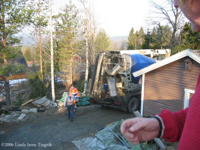 Click to see big picture (640x480 pixels; 67 KB)