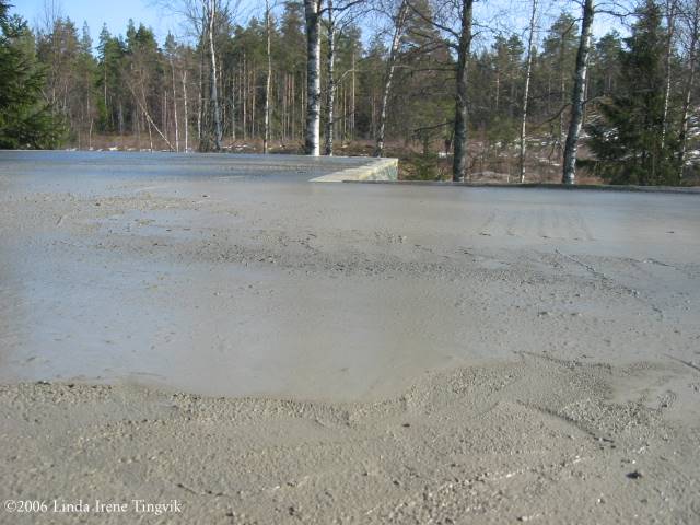 Click to see big picture (640x480 pixels; 52 KB)